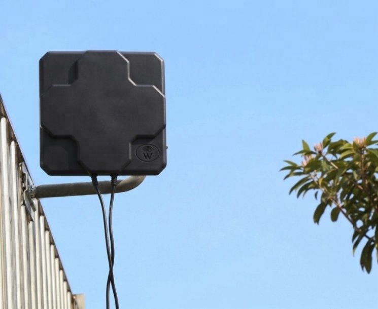 4G LTE antenna Outdoor Panel 18dbi High Gain 698-2690MHz Aerial Directional MIMO External Antenna