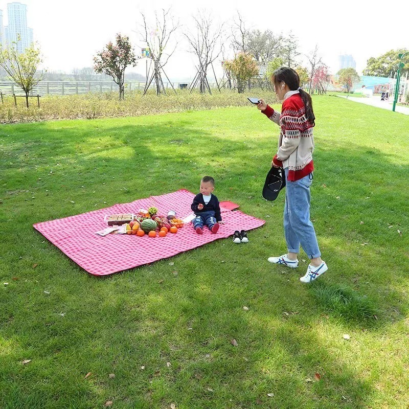 Factory supply 600D Oxford Camping Accessories Kids Waterproof Foldable Picnic Blankets Picnic Mat