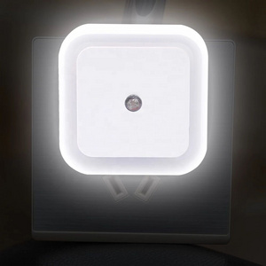 LED Night Light Lamp with Automatic Dusk to Dawn Sensor Night Light EU/US plug