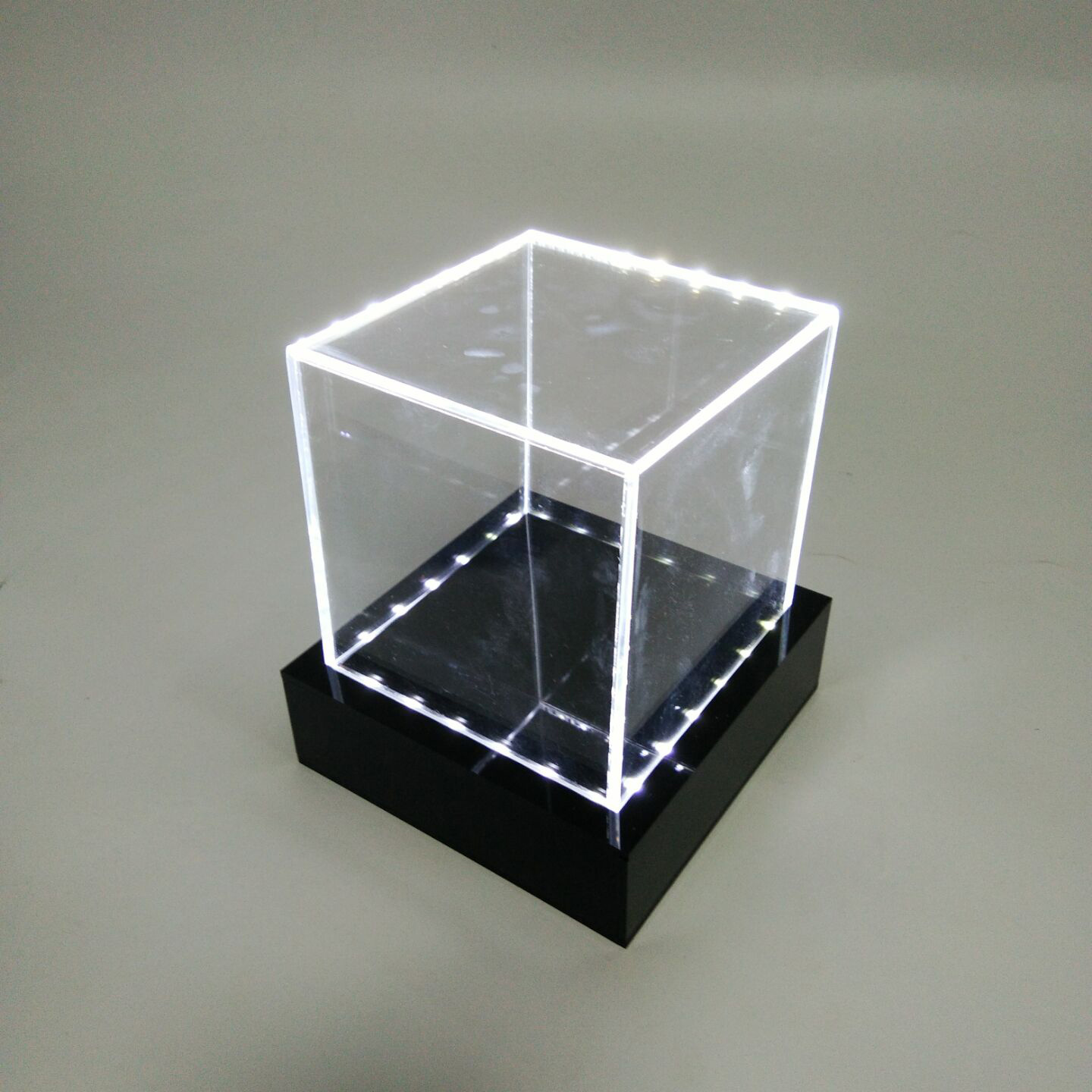 Funko Pop Acrylic Led Case Logo Engraved Lucite Led Light Box Display Stand With Black Base for 4