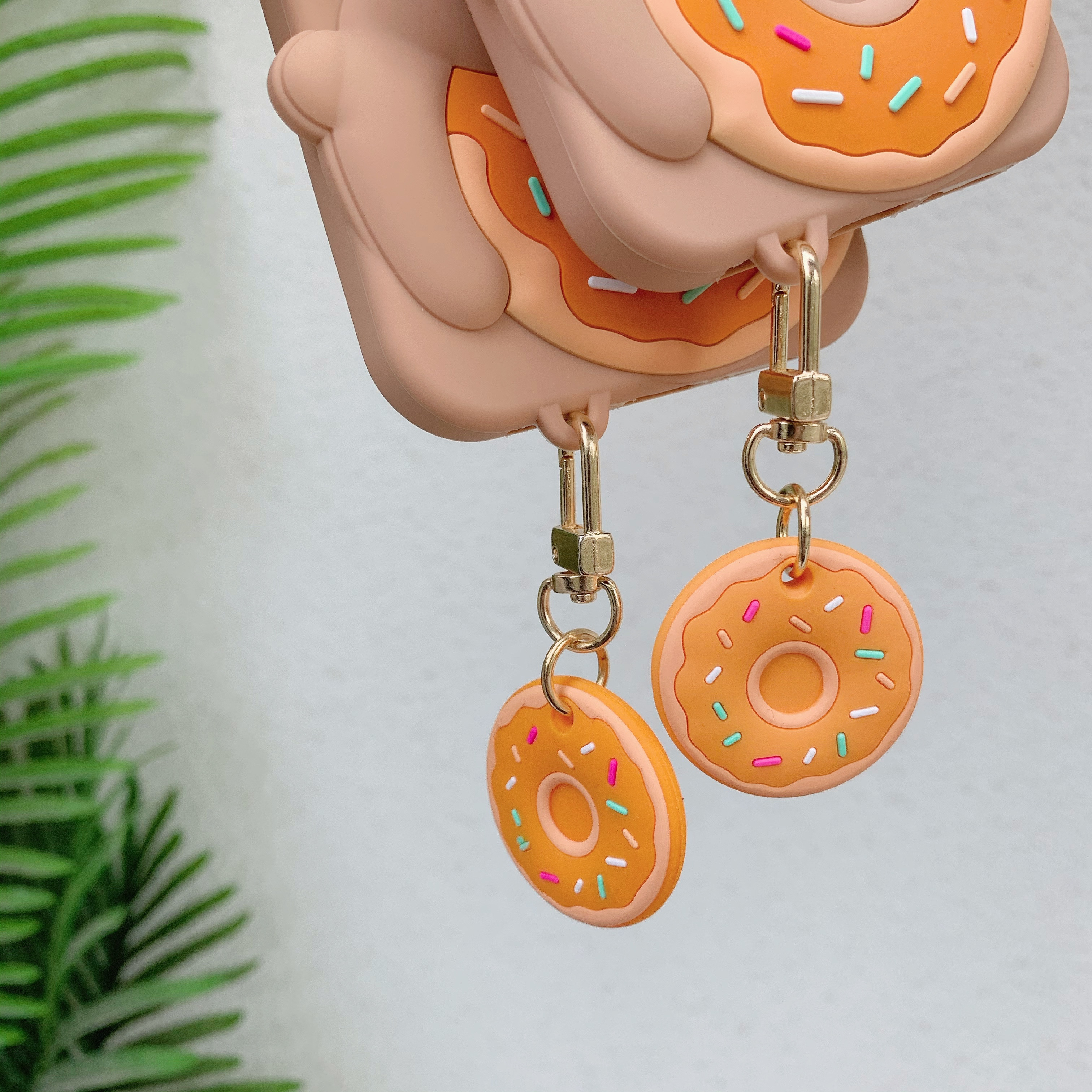 Fashions 3D Cute Cartoon Tasty Donuts Bear Phone Case For IPhone 13 12 11 Pro XR XSMax 7 8 Plus Key Ring Pendant Soft Back Cover