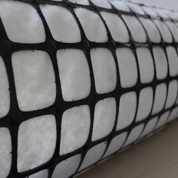 Polyester Geogrid Composite 200g Geotextile Made Of Warp Knitted Terylene composite geotextile