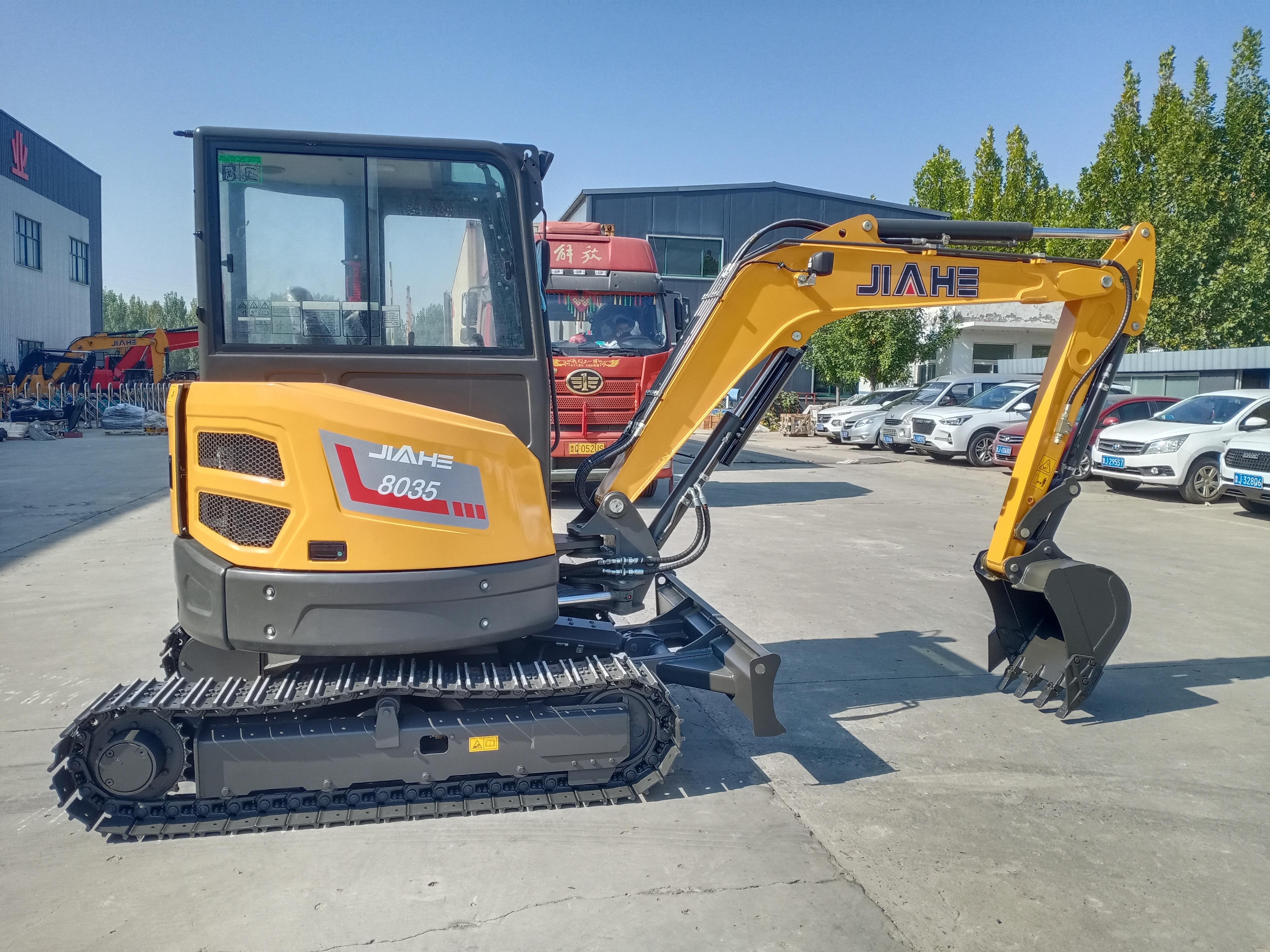 4 ton  factory  price high quality with kubota engine mini crawler excavator with side boom and A/C hot sale 2022