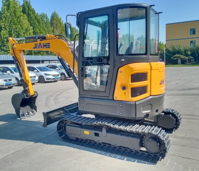 4 ton  factory  price high quality with kubota engine mini crawler excavator with side boom and A/C hot sale 2022