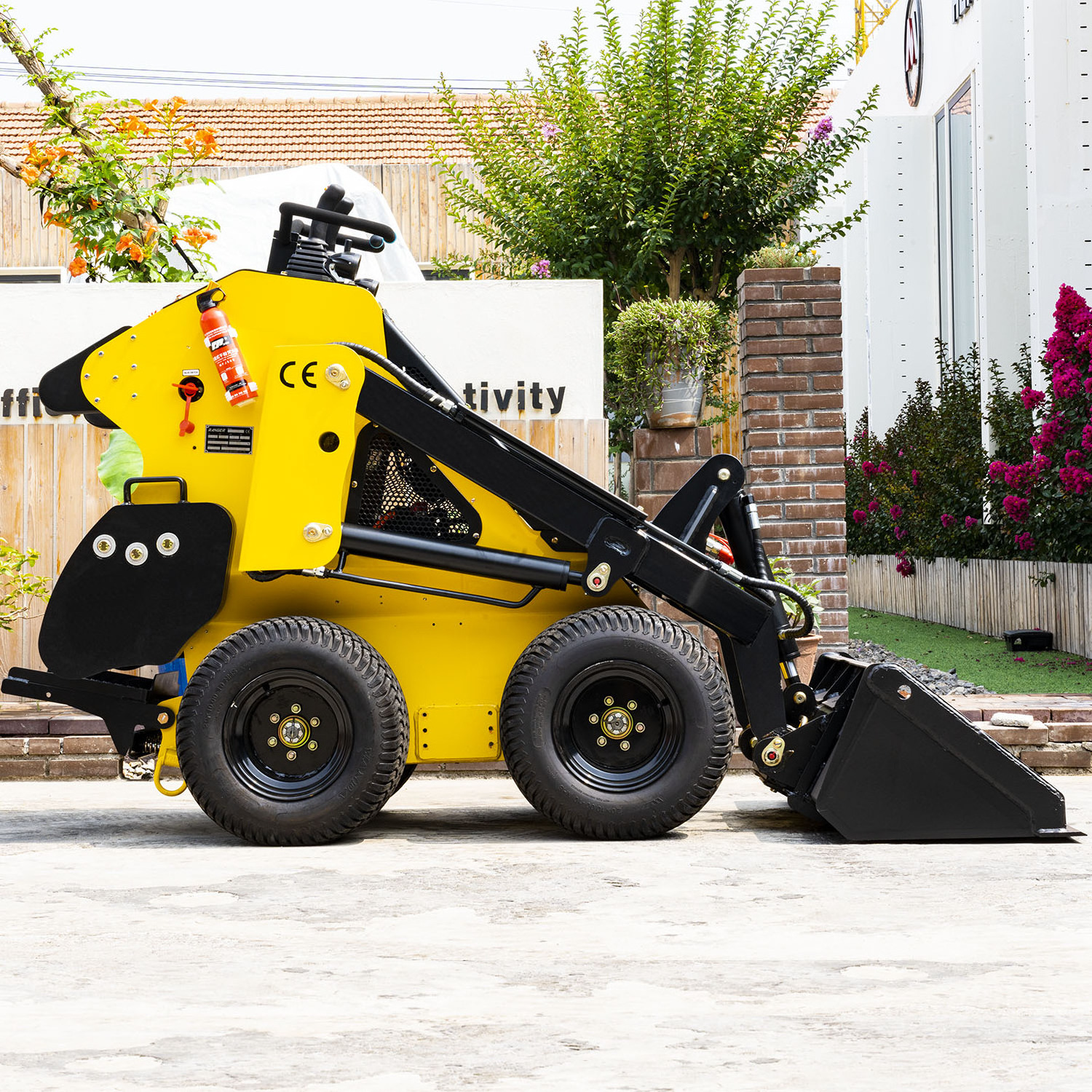 Cheap price EPA approved wheel type skid steer mini loader with mini skid steer attachments