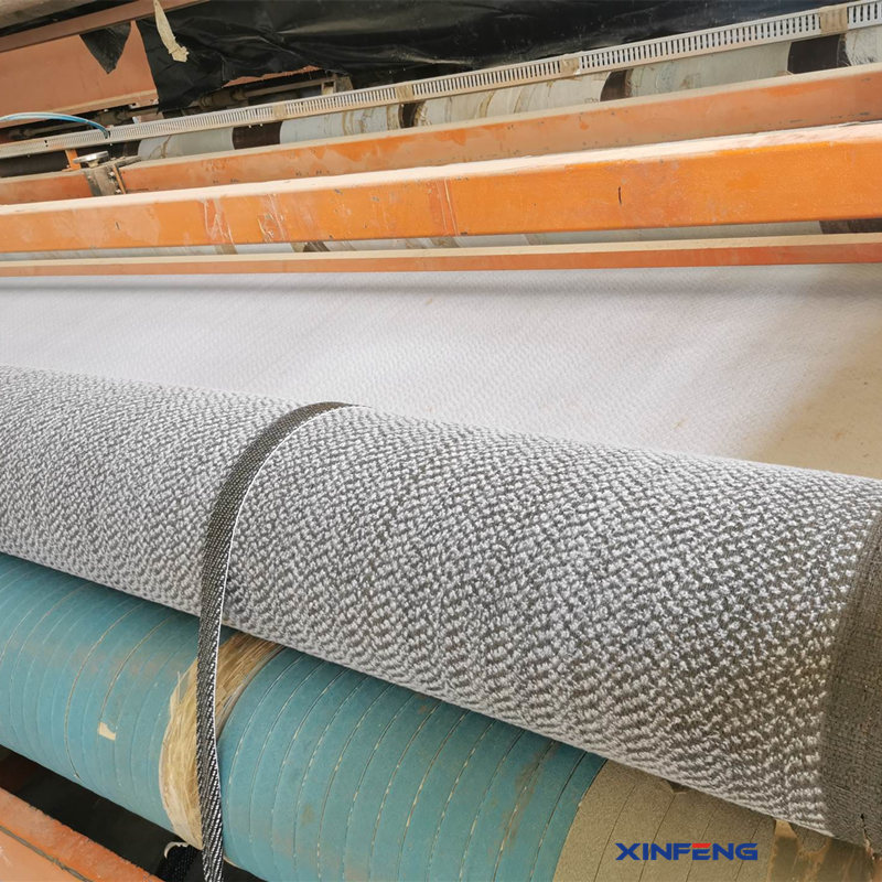 bentonite geotextile geosynthetic clay liners with HDPE 0.2mm film waterproof system bentonite clay blanket