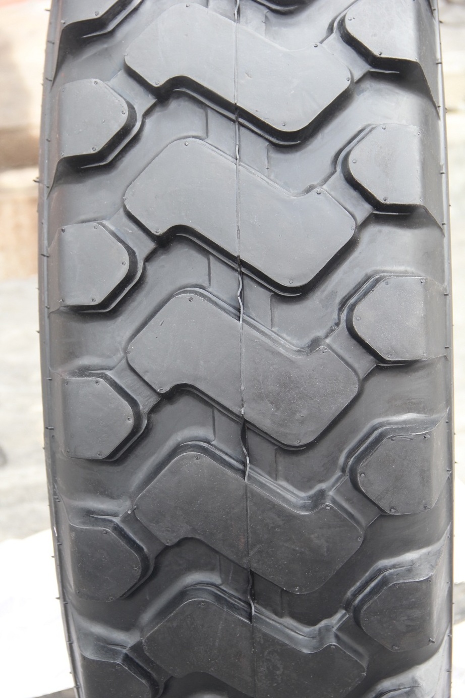 China Factory E3/L3 Tires TAIHAO/ALWAYSRUN Brand Bias OTR Tyre