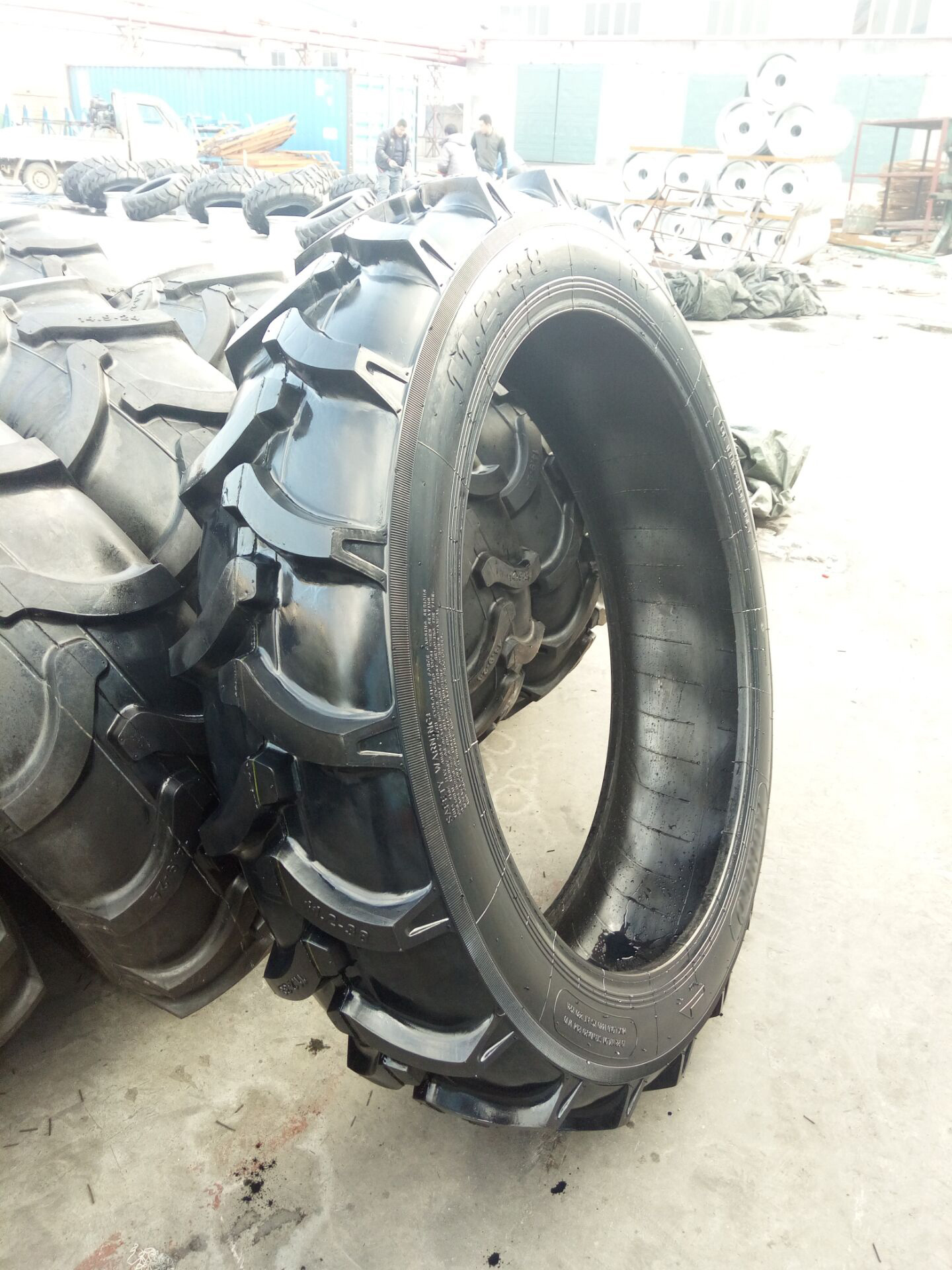 Agricultural Farm Tractor Tyre R1 16.9 30 7.50x20 Agricultural Tractor Tyre for Sale