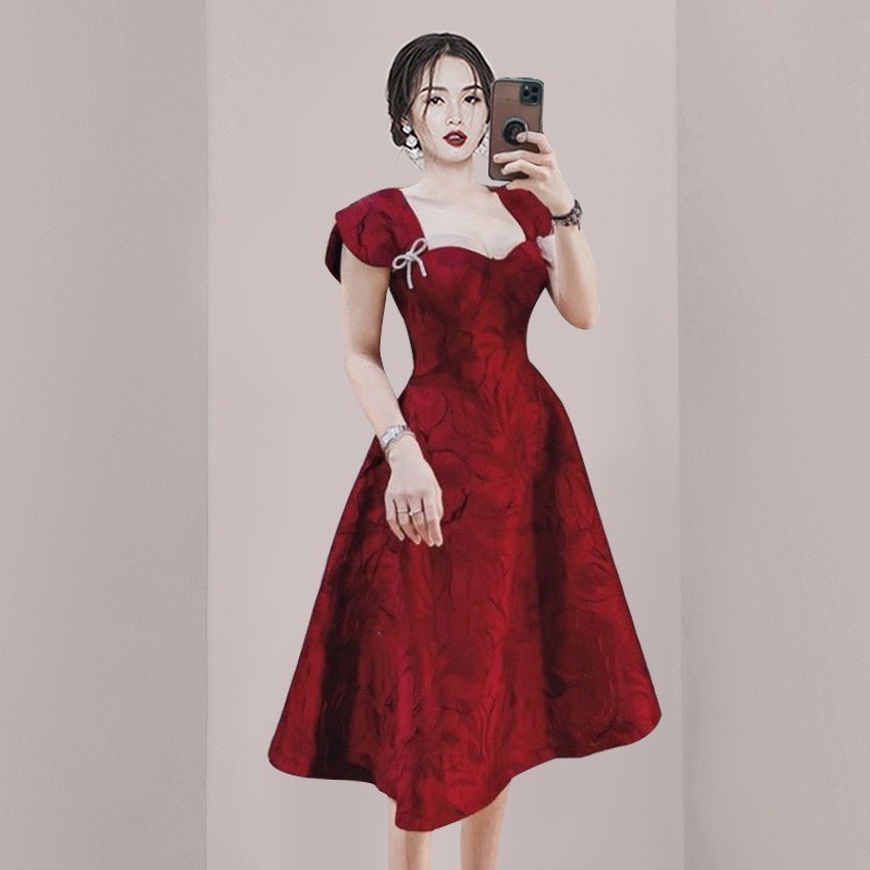 Very textured retro niche dress 2022 new temperament red square collar high waist slim dress women