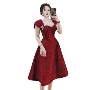 Very textured retro niche dress 2022 new temperament red square collar high waist slim dress women