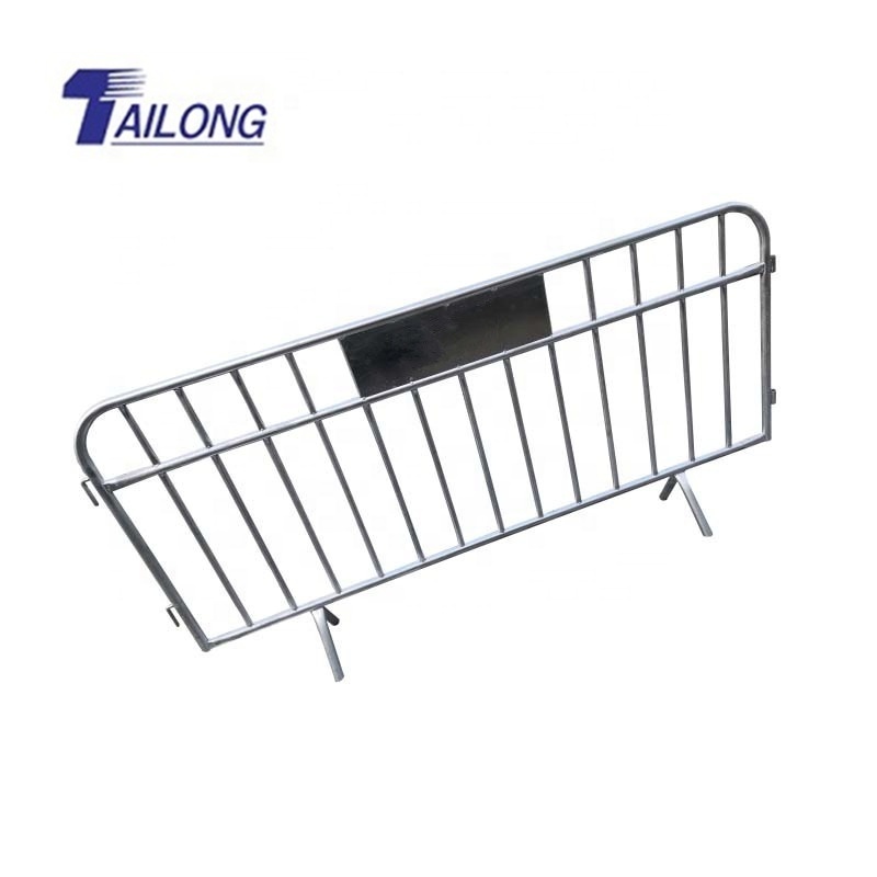 Interlocking Safety Metal Crowd Control Covers Pedestrian Fence Barriers/Crowd Control Barrier with Wheels