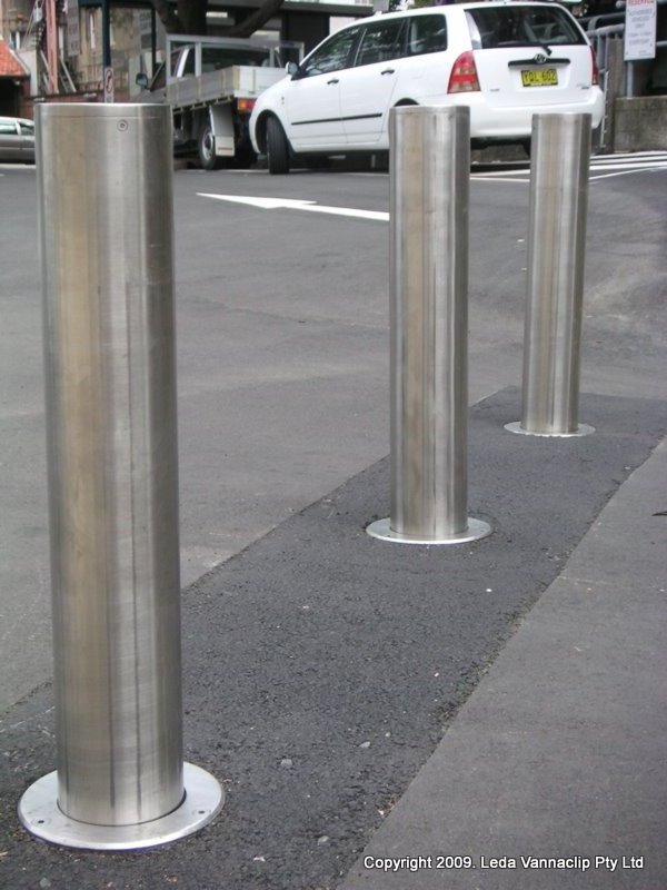 Hot Sale 304 Stainless Steel Reflect Retractable Manual Bollard/Steel Retractable Bollard