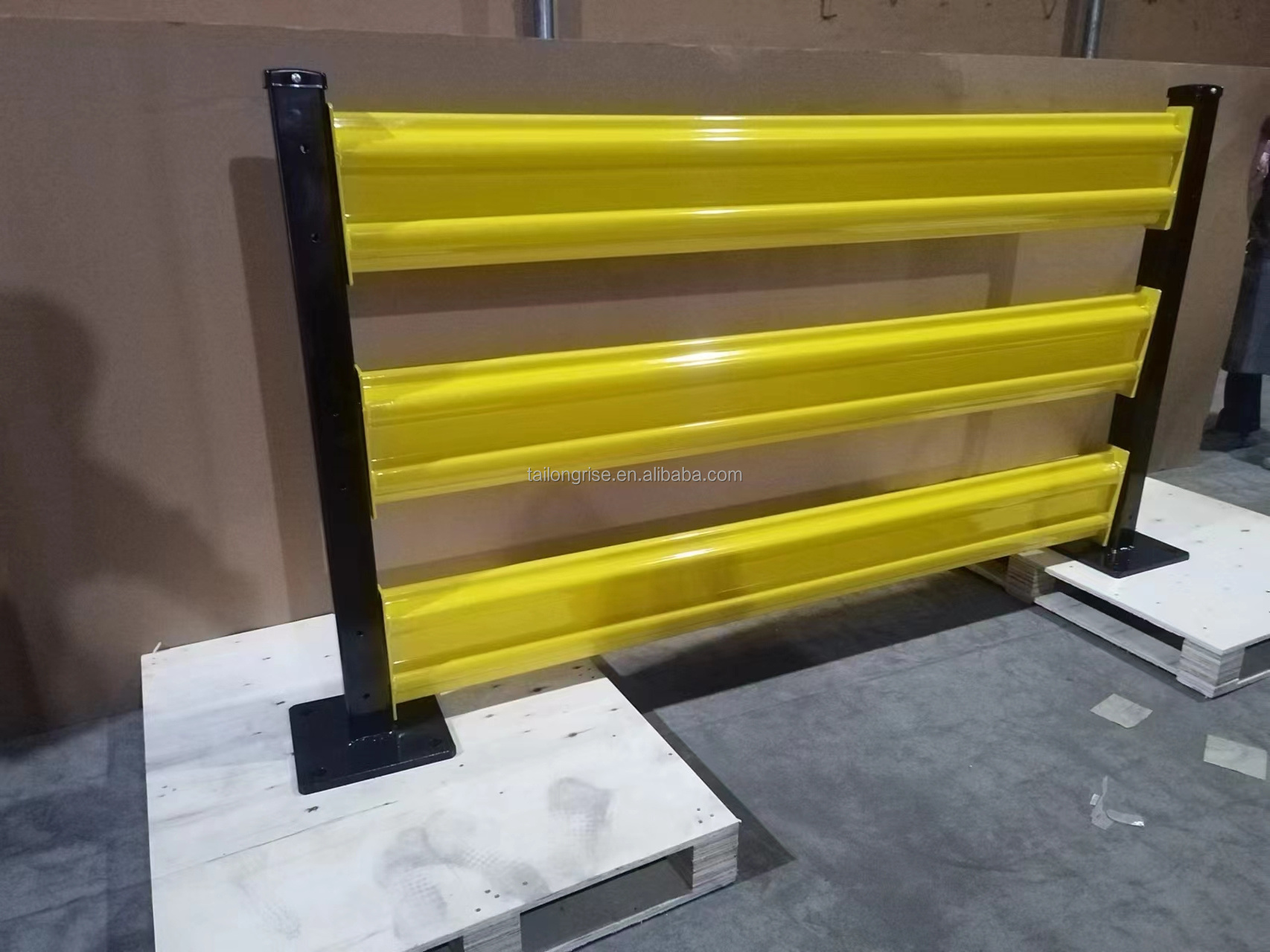 Warehouse Forklift Protection Barriers 2 Rib Guardrail Metal Safety Crash Barrier