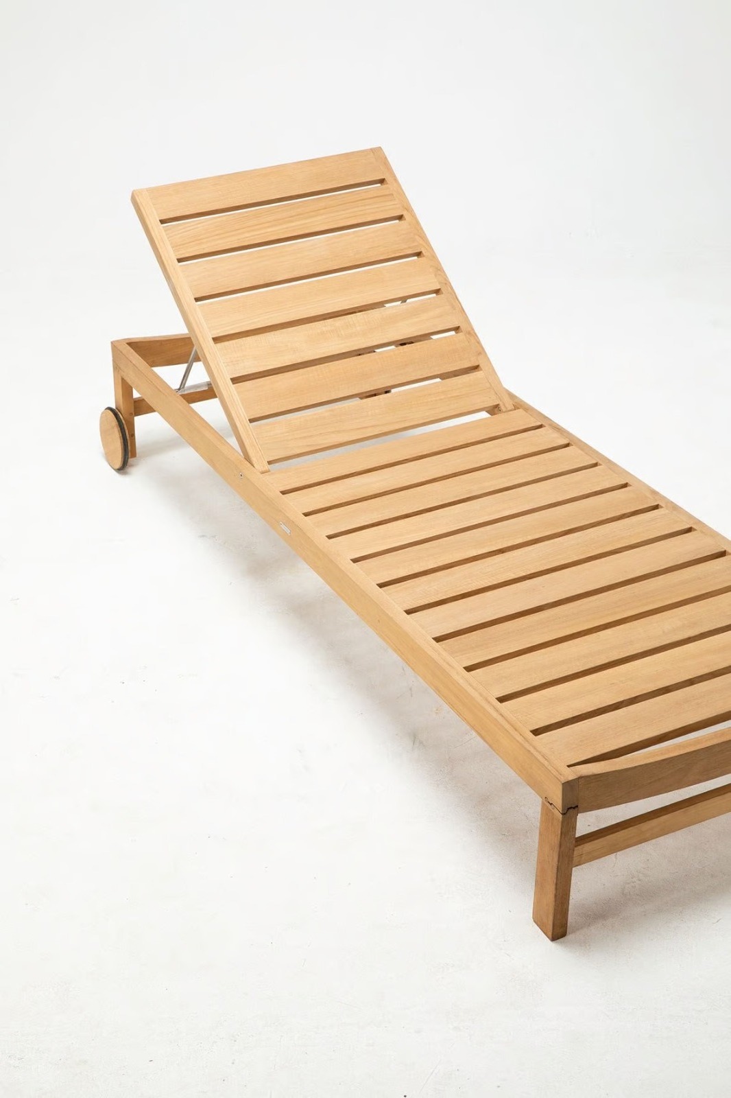 Modern Padded Sun Lounger Bed Outdoor Hotel Wooden Chaise Lounge Pool Natural Teak Wood Sun Lounger For Beach Furniture