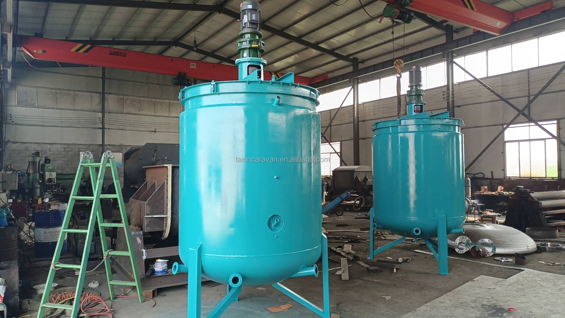 The oil is saponified into soap noodles through the saponification tank/soap noodles making machine