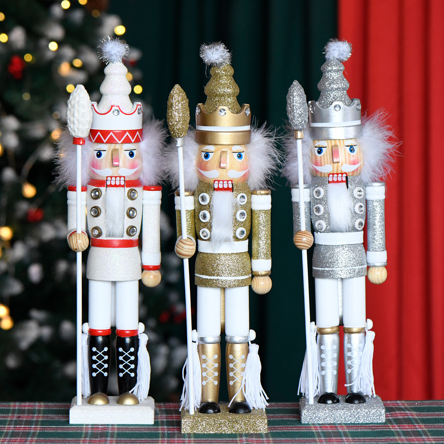 Nutcracker Top Quality Customizable Wooden 42 Cm Nutcracker for Outdoor Decoration