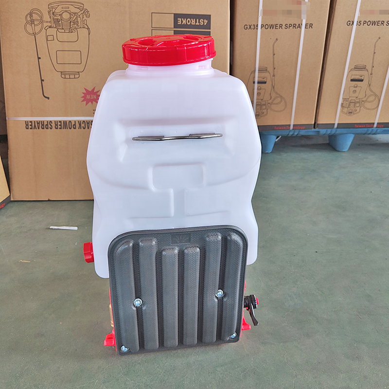 Taizhou JC Factory direct sales 20L/26L brass pump efficient agricultural knapsack gasoline engine sprayer