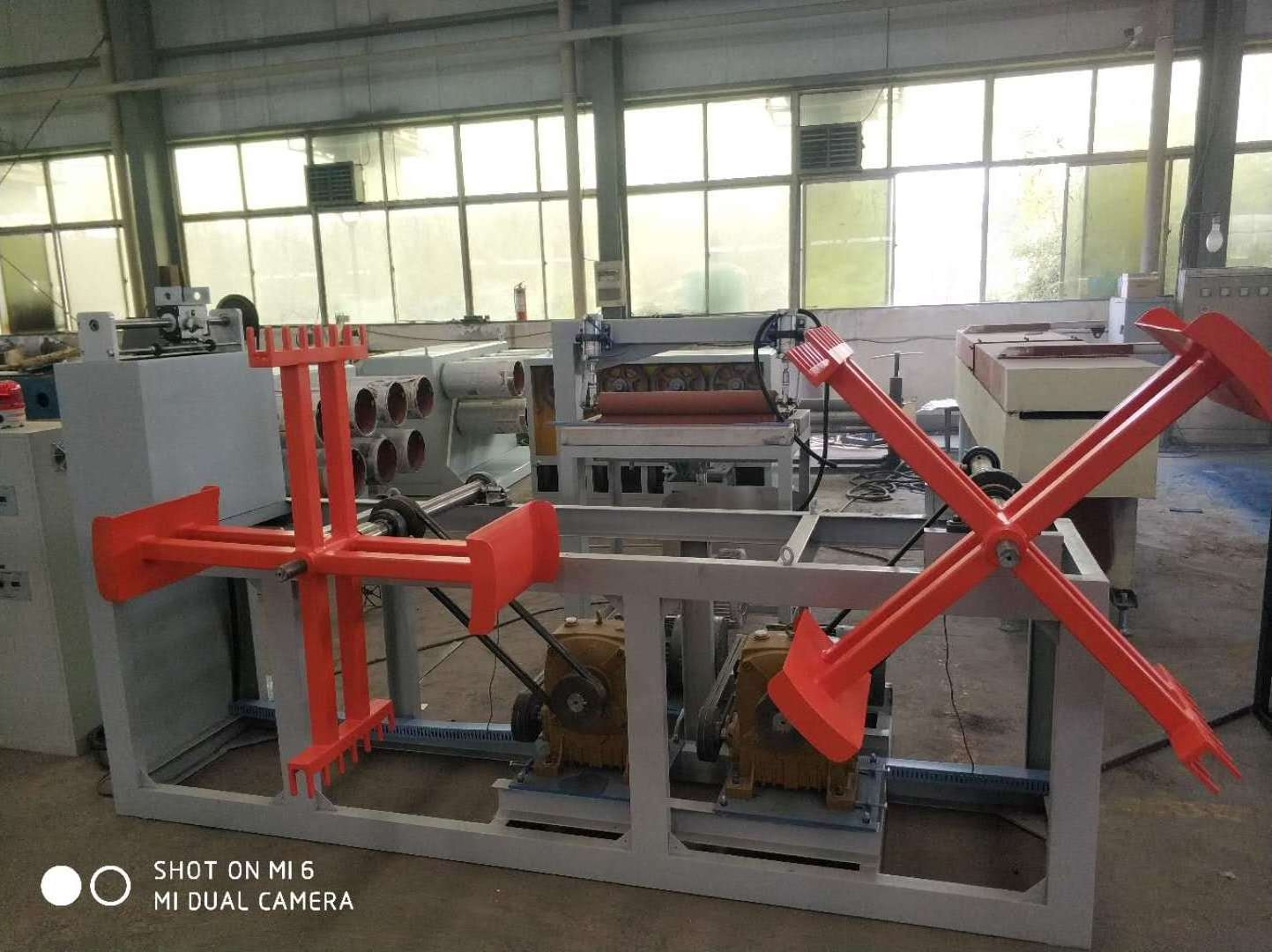 PET plastic filament extruding machine / broom making machine