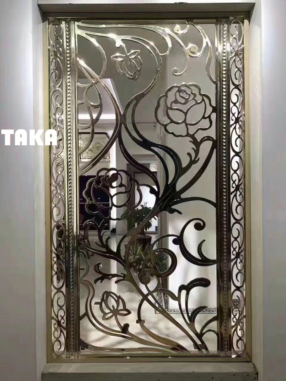 aluminium or stainless steel Metal Privacy Screen Golden Dubai Room Dividers Screens