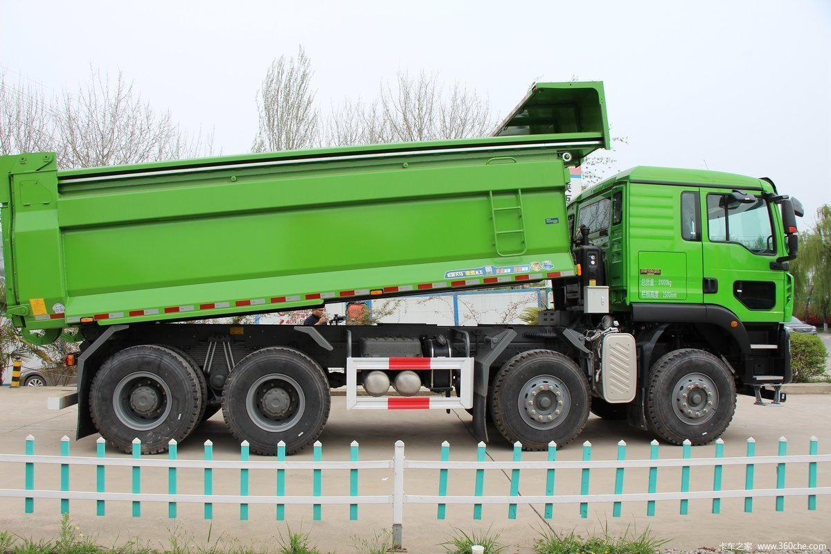 Trucks Howo Engineering 31 Ton Transport Diesel Engine 8x4 375 12 Wheel Used Dump Truck