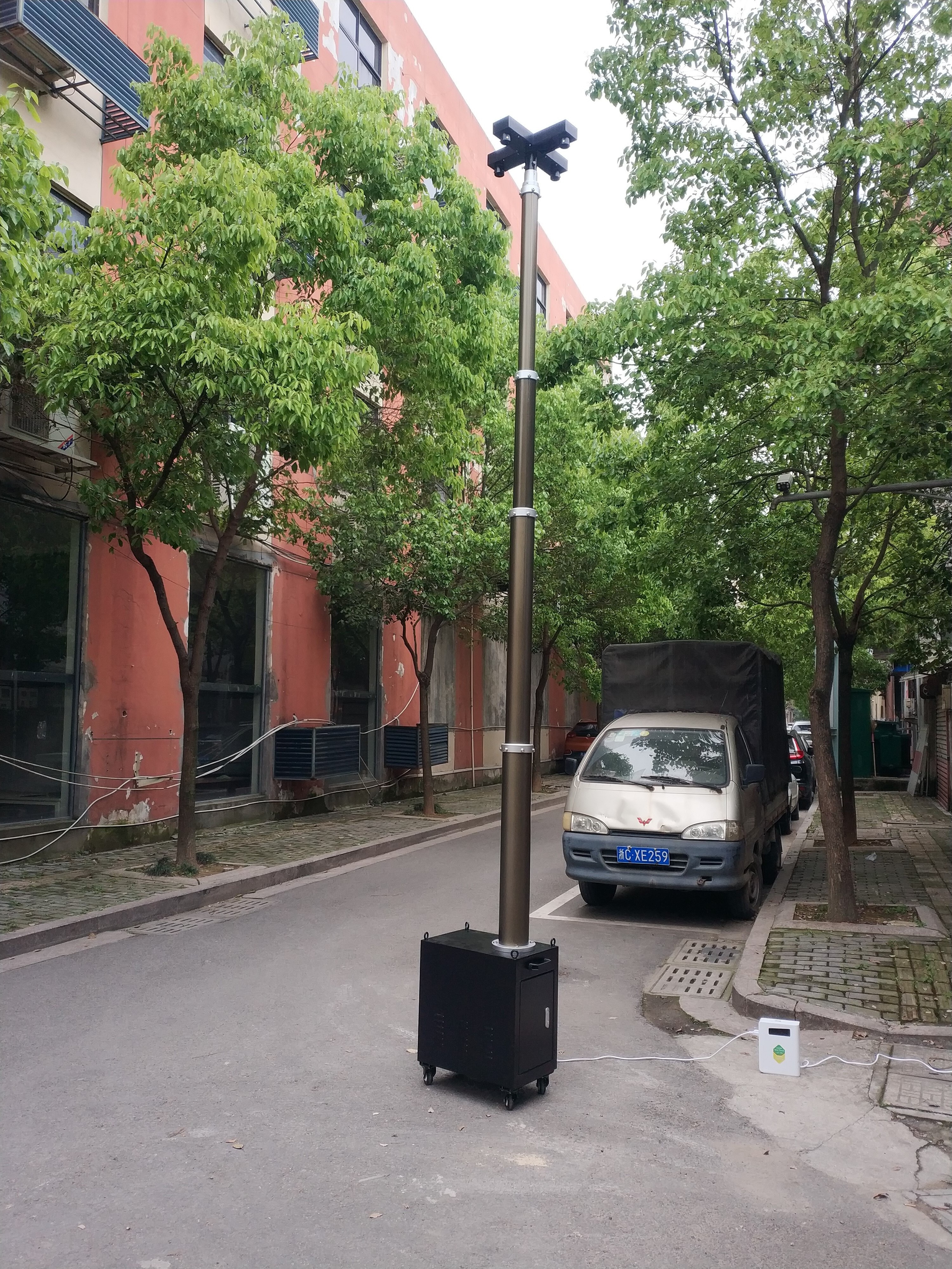 Mobile telescoping CCTV Security Camera Mast Trailer Tower