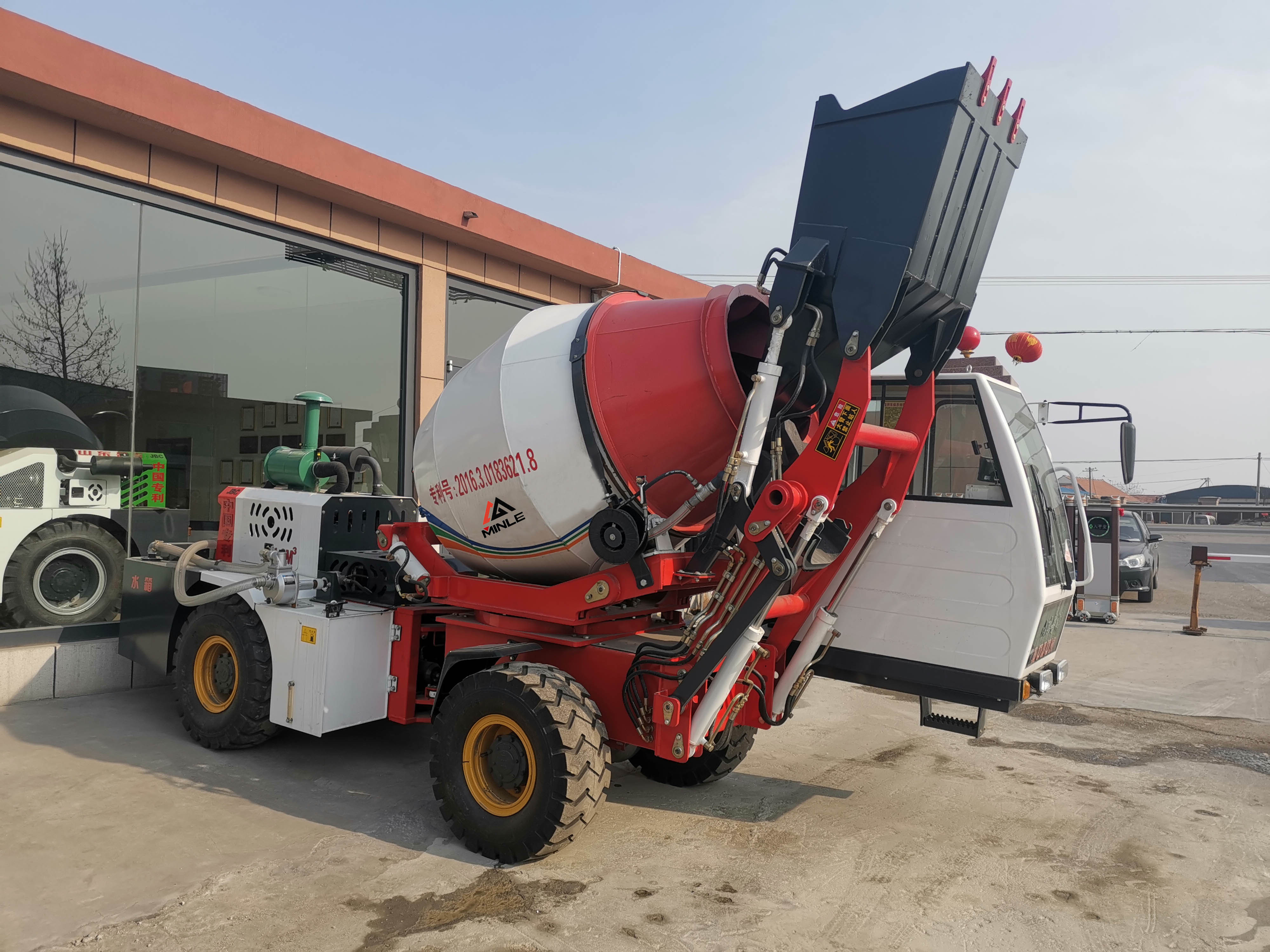 Shandong MinLe Carmixer Concrete Mixer Self Loading Mixer Truck Self Loading Concrete Mixer Factory