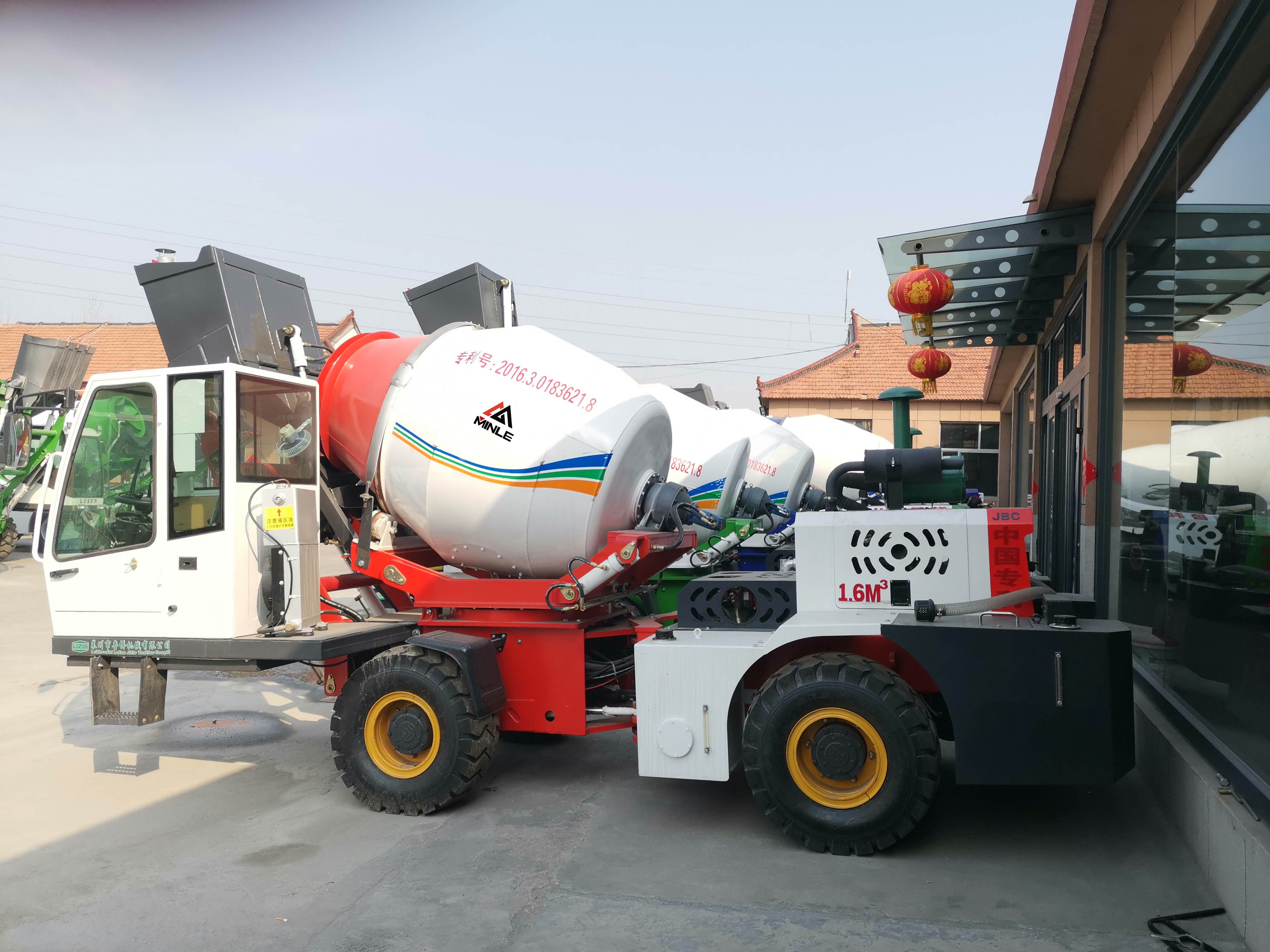 Shandong MinLe Carmixer Concrete Mixer Self Loading Mixer Truck Self Loading Concrete Mixer Factory