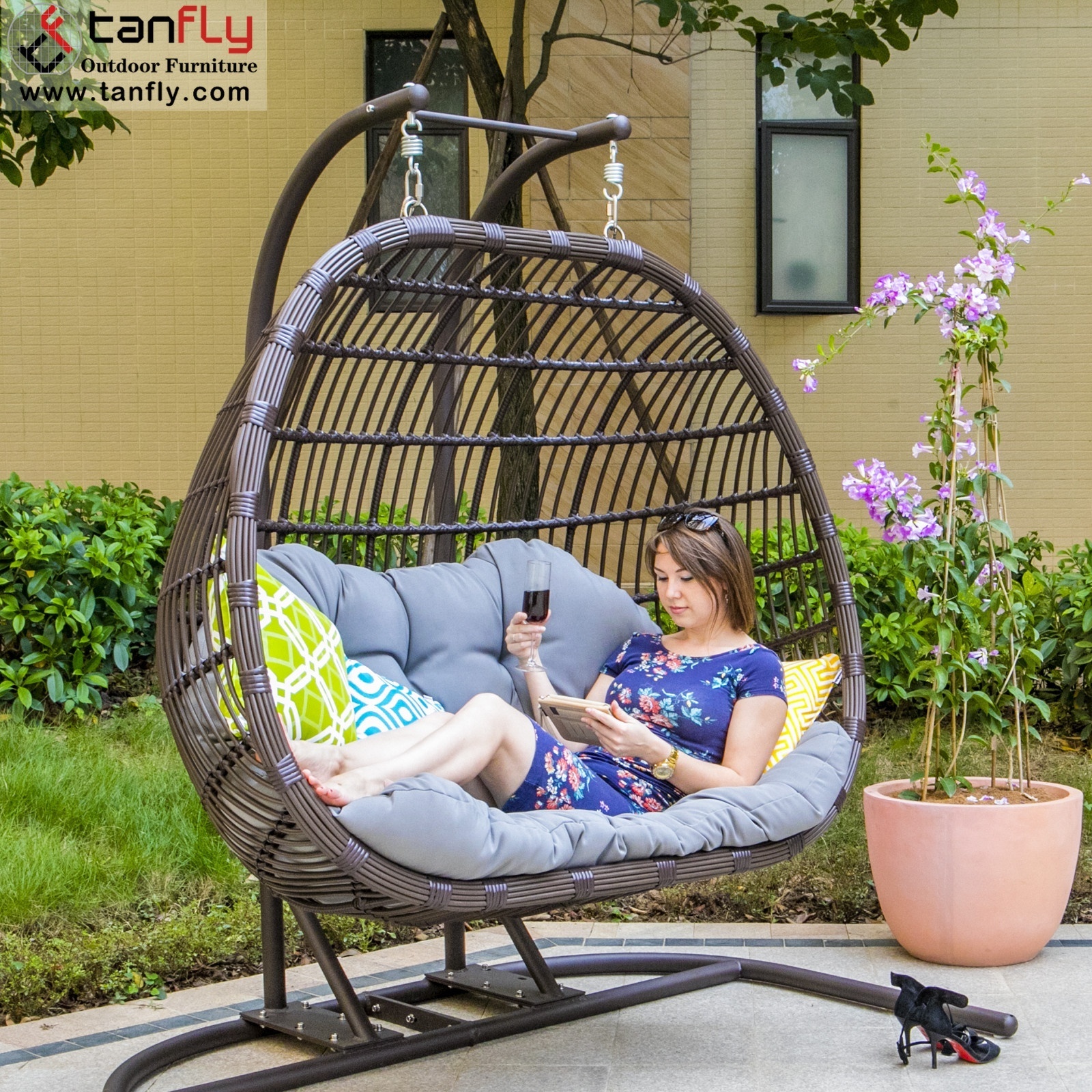 Garden Patio Furniture Set Luxury Two Seat Hanging Swing Chair Outdoor Double Egg Chair Swings