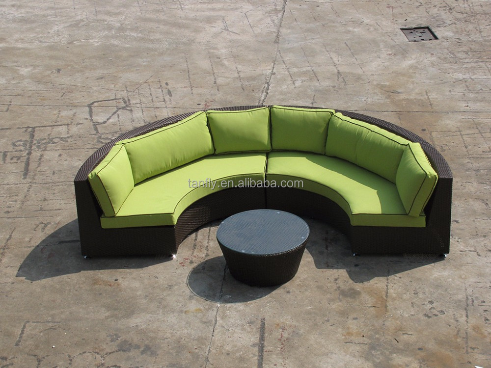 High Quality Patio Outdoor Garden Semi-circle Sectional Half Moon Rattan Sofas Sets with Coffee Table