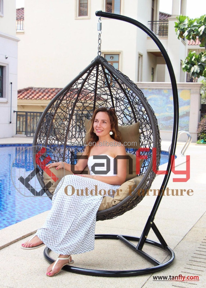 Patio Swing Rattan Egg Shaped Swing Chair Hanging Basket Outdoor