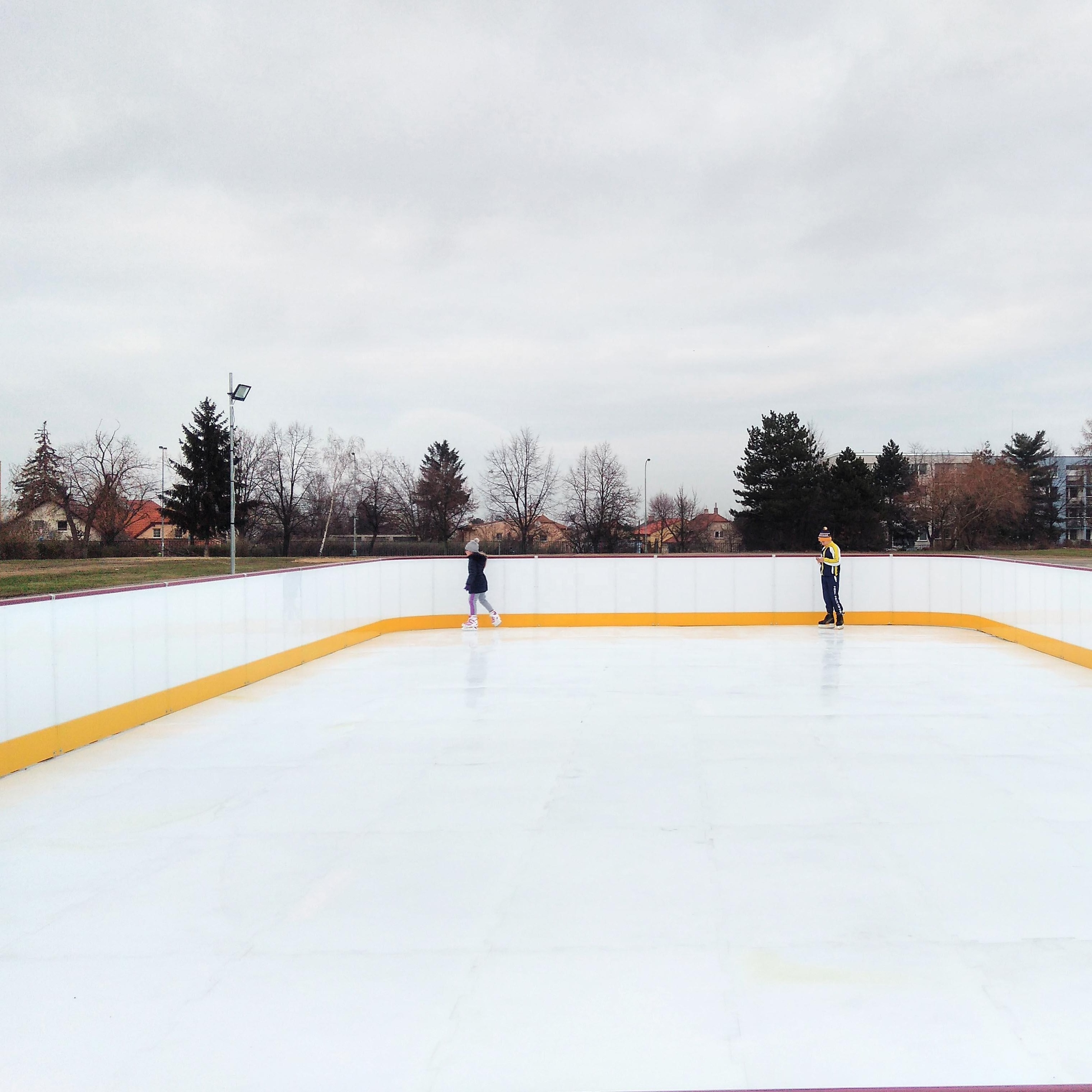 Synthetic Ice Skating on Plastic Portable Artificial Ice Rinks Cost