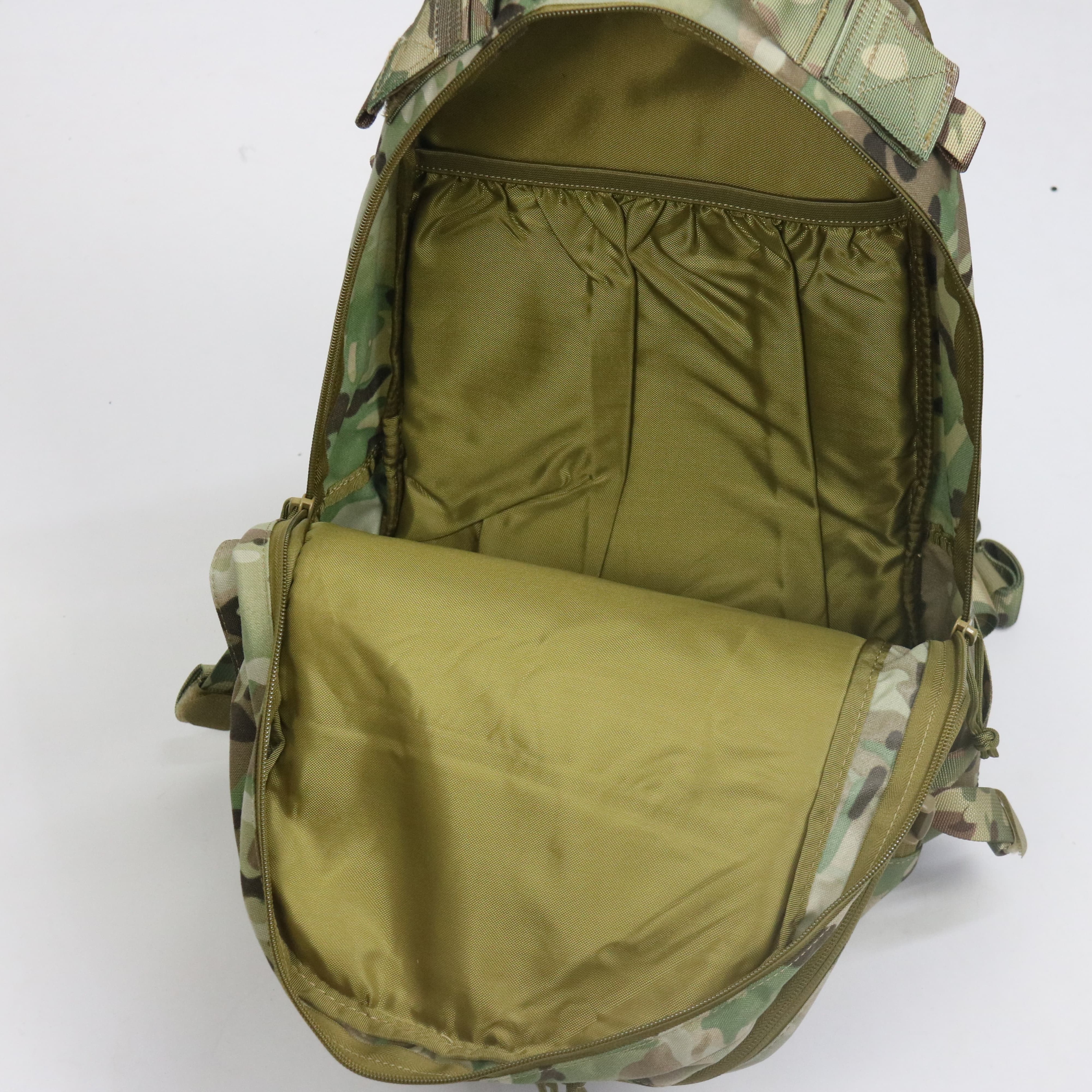 24L Capacity Travel Climbing Bag Backpack Canvas Bucket Shoulder Sports Rucksack Waterproof Bag Camouflage Unisex Nylon Zipper