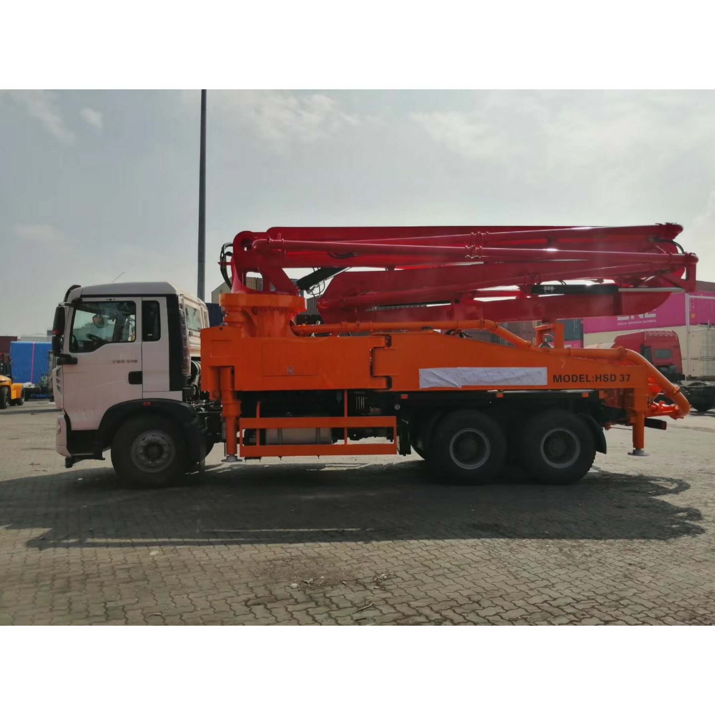 HOWO ISUZU chassis concrete pump truck 25m, 29m, 33m, 44m