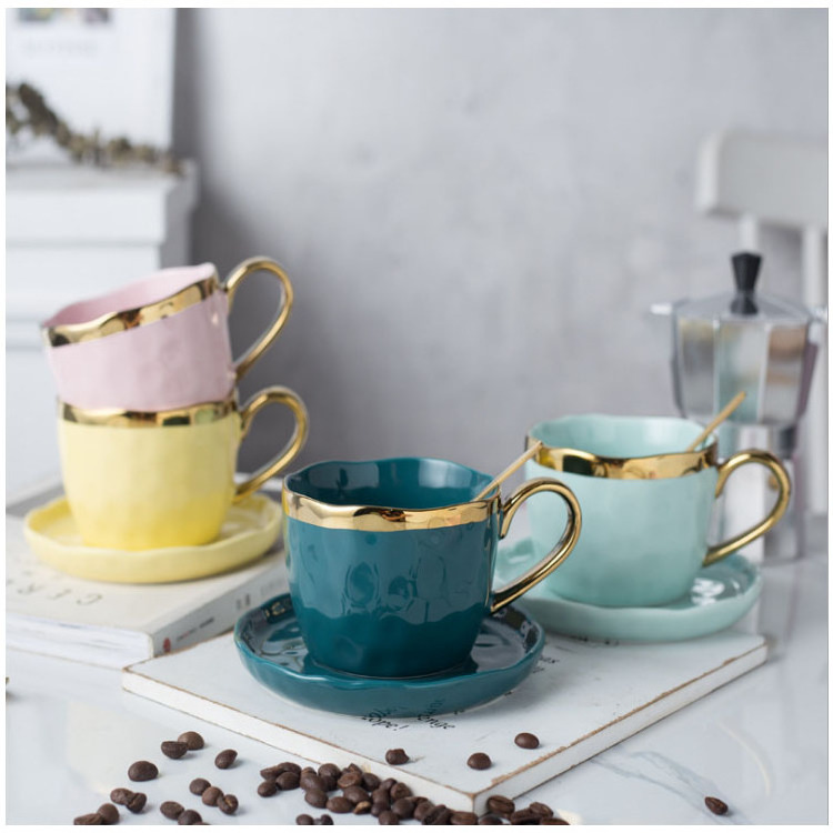 Customized Creative Europe Ceramic Cup and Saucer Porcelain Mug & Saucer with Gold Handle and Spoon Set