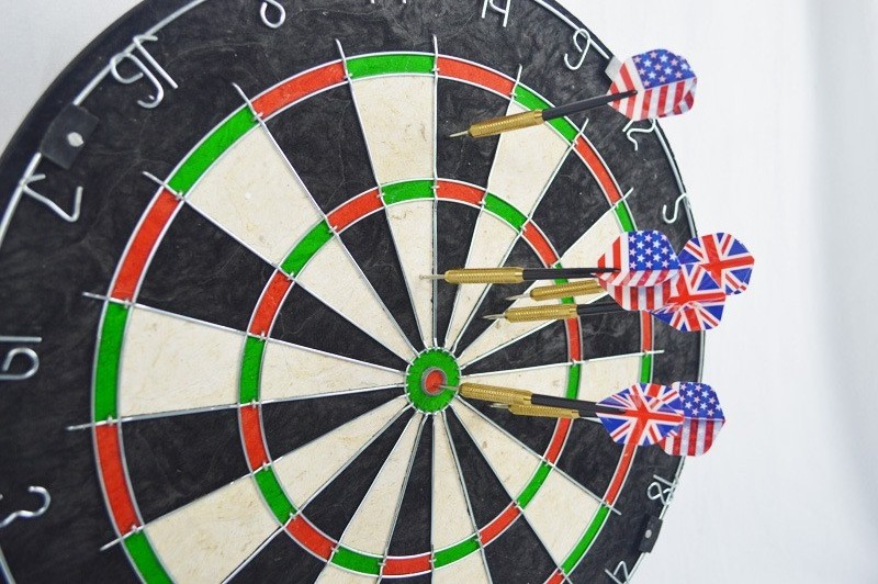 Bristle dartboard High-Grade Compressed Sisal Dart Board Set with Print Numbers and Staple-Free Bullseye