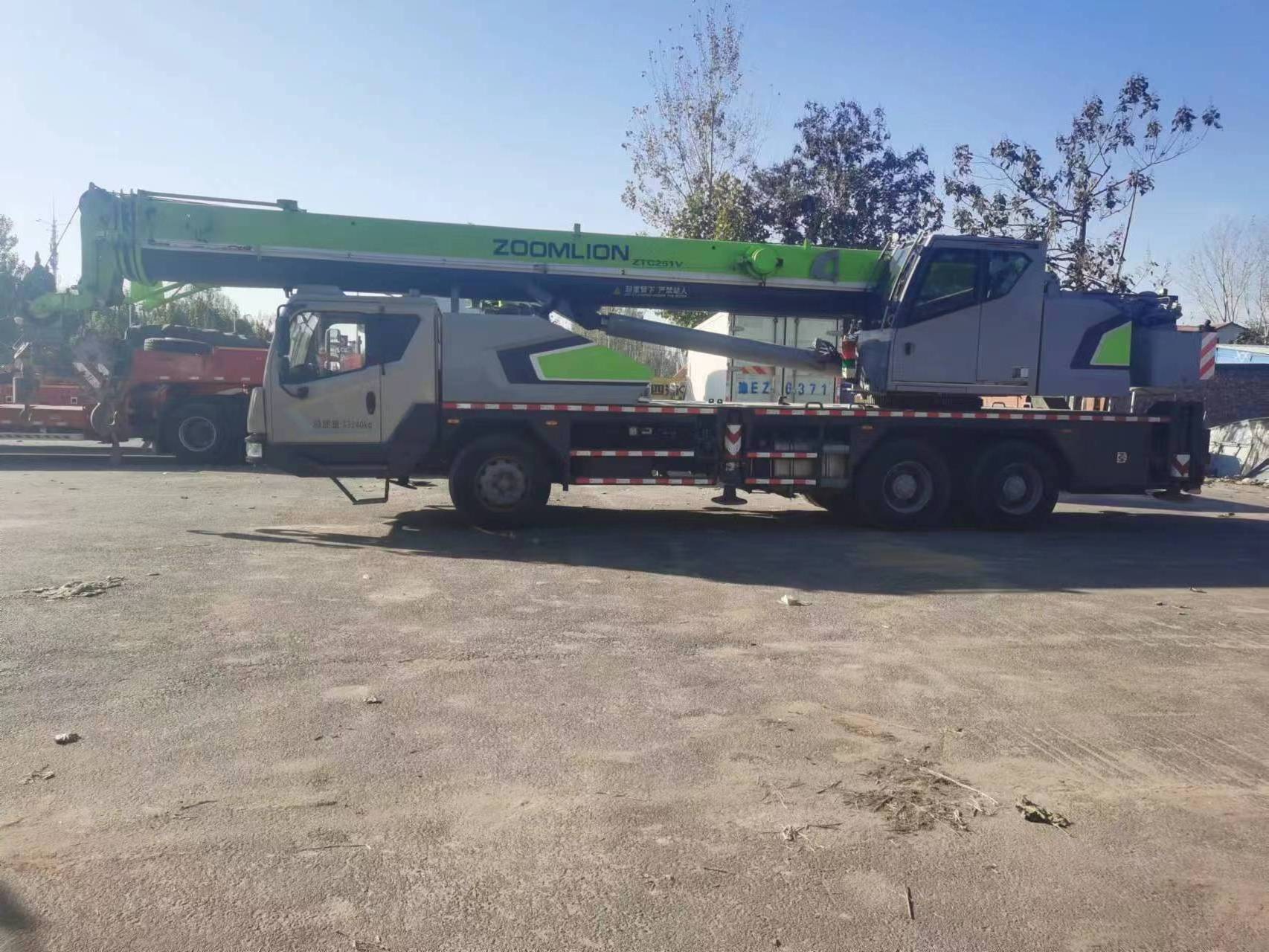 Good price zoomlion truck crane 25 ton used 25 ton zoomlion crane