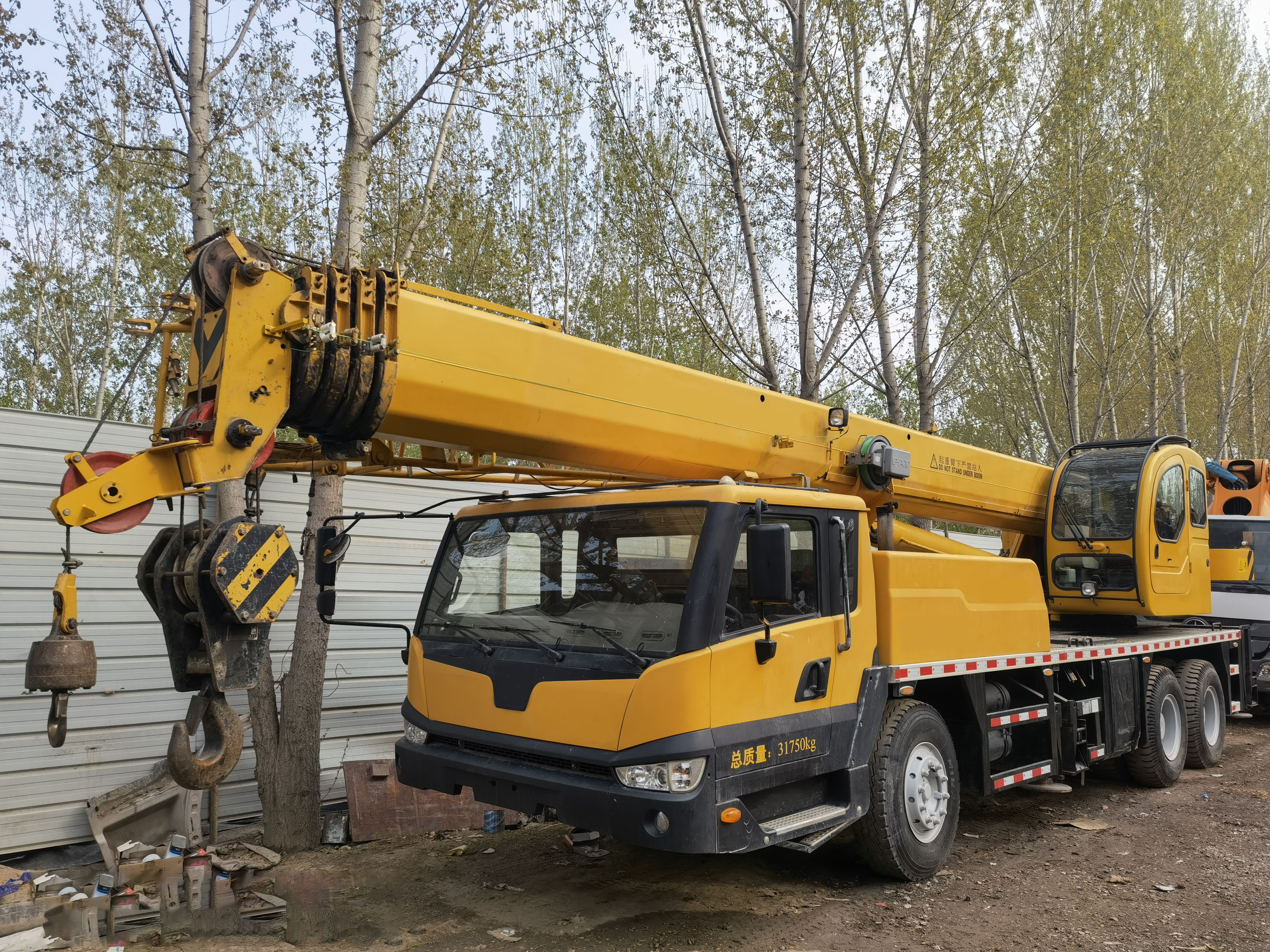 Lifting 33m qy25K5-I qy25kd qy25k truck crane 25 ton used truck mounted folding arm crane truck