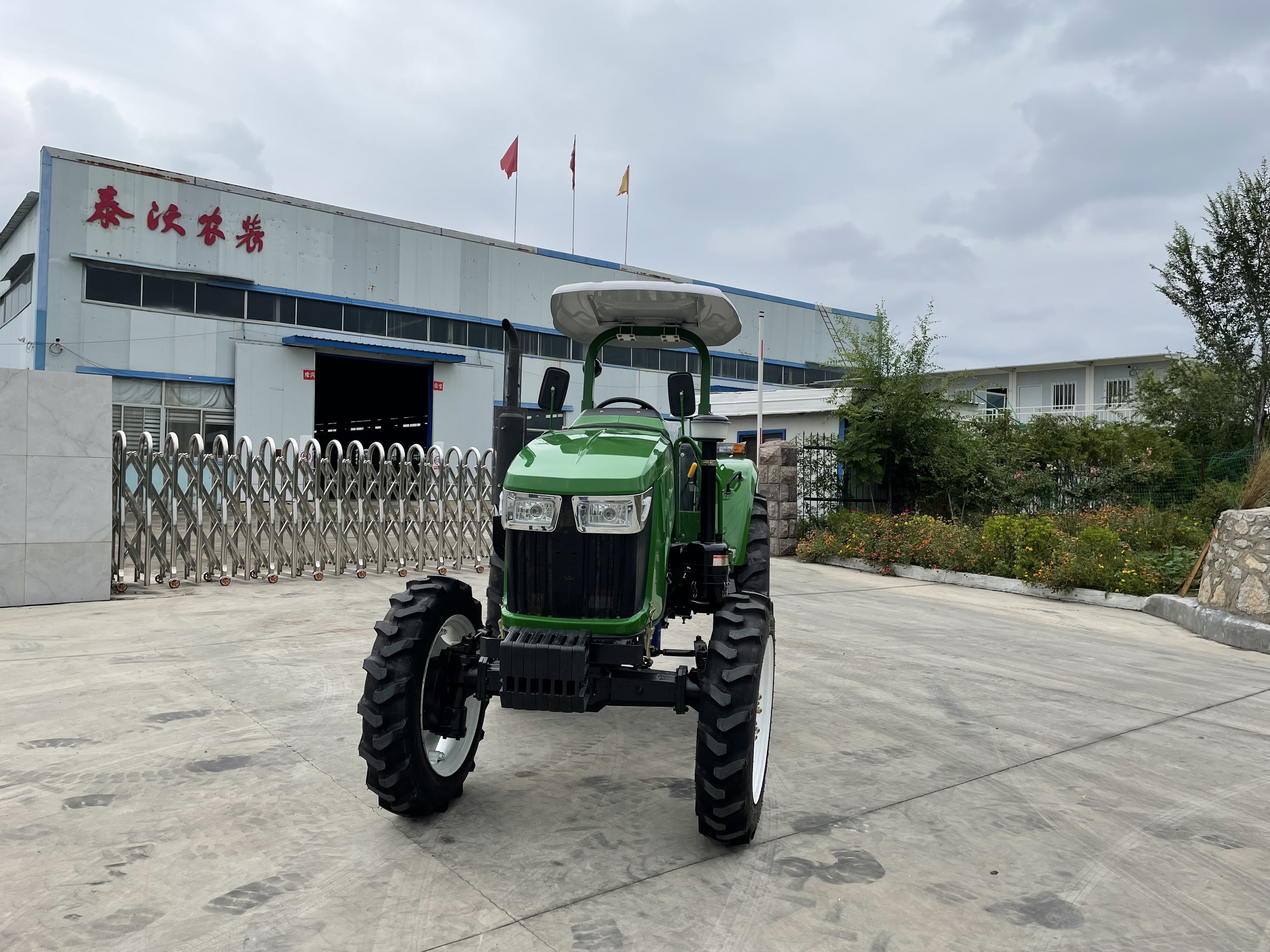 Cheap Price Agricultural Machine Big Ningbo 90hp Farm Tractor For Sale