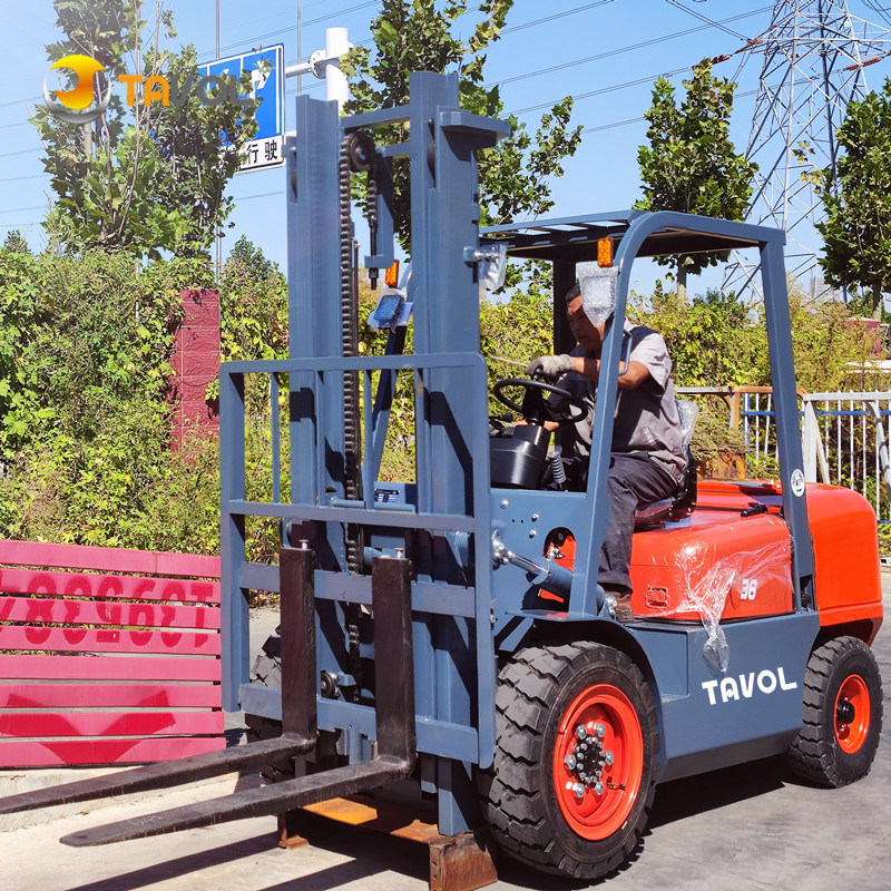 Construction machines forklift for ranch grain transport 2 wheels with large bucket diesel and LPG equipment