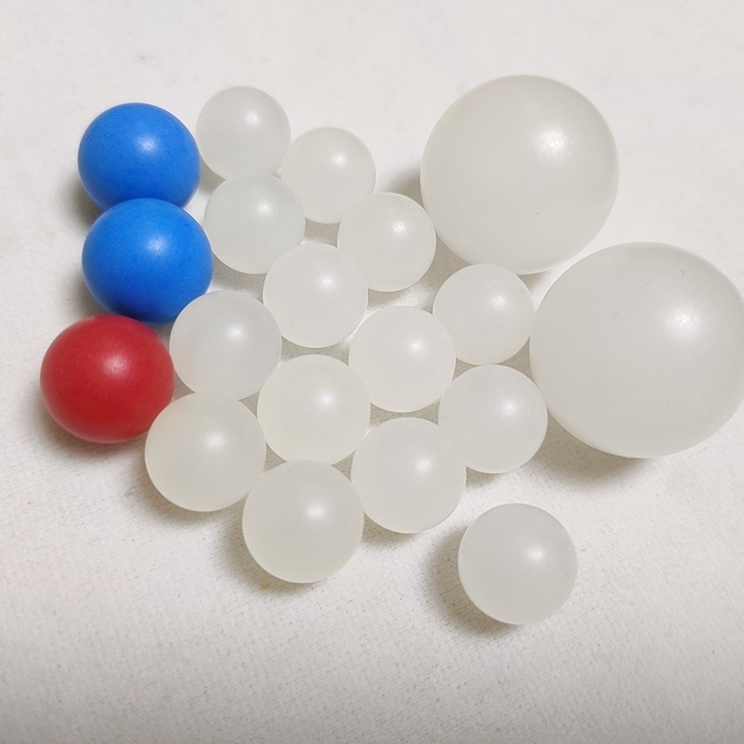 China suppliers hotsale colored 7mm pp ball 6000pcs/kg solid small natural food grade polypropylene plastic balls