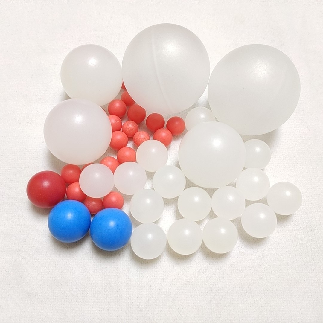 China suppliers hotsale colored 7mm pp ball 6000pcs/kg solid small natural food grade polypropylene plastic balls