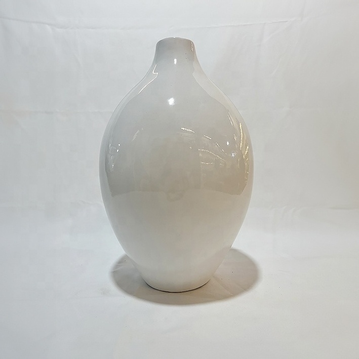 Modern Composite White Lacquer Flower Vase