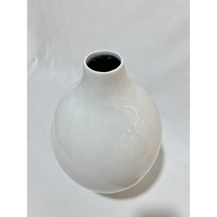 Modern Composite White Lacquer Flower Vase