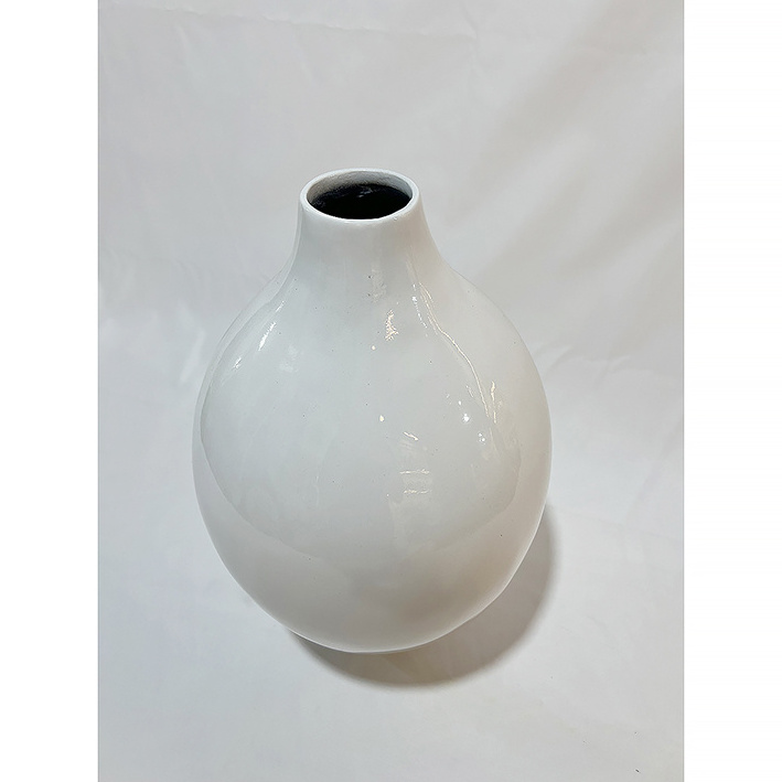 Modern Composite White Lacquer Flower Vase