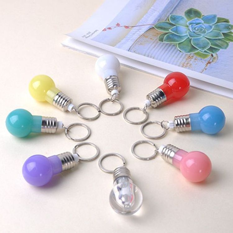 Wholesale plastic colorful bulb shape light up led keychain