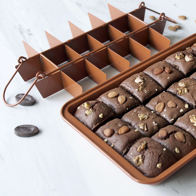 Brownie Pan with Dividers Baking Tray All Edges Bite Size Baking Steel Corner Brownies Pan with Cutter, Makes 18 Pre-cut Brownie