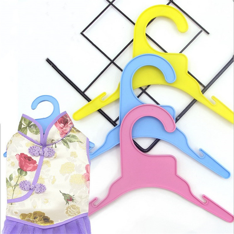 High quality color fashion Pet Plastic Hangers Small Cat&Dog Cute Clothes Hangers Pet Clothes Accessories