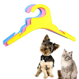 High quality color fashion Pet Plastic Hangers Small Cat&Dog Cute Clothes Hangers Pet Clothes Accessories