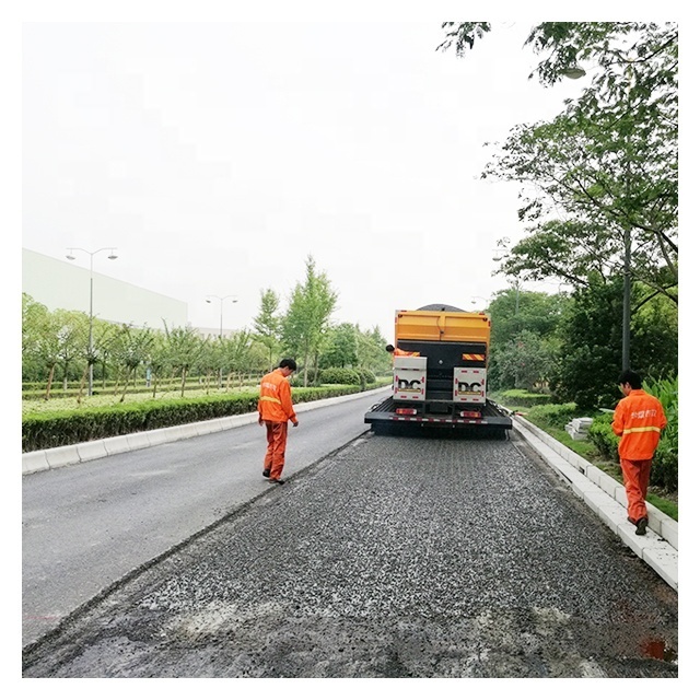 Asphalt Concrete Road Chipping Spreader for Road Construction Stone Chip Aggregate Spreader