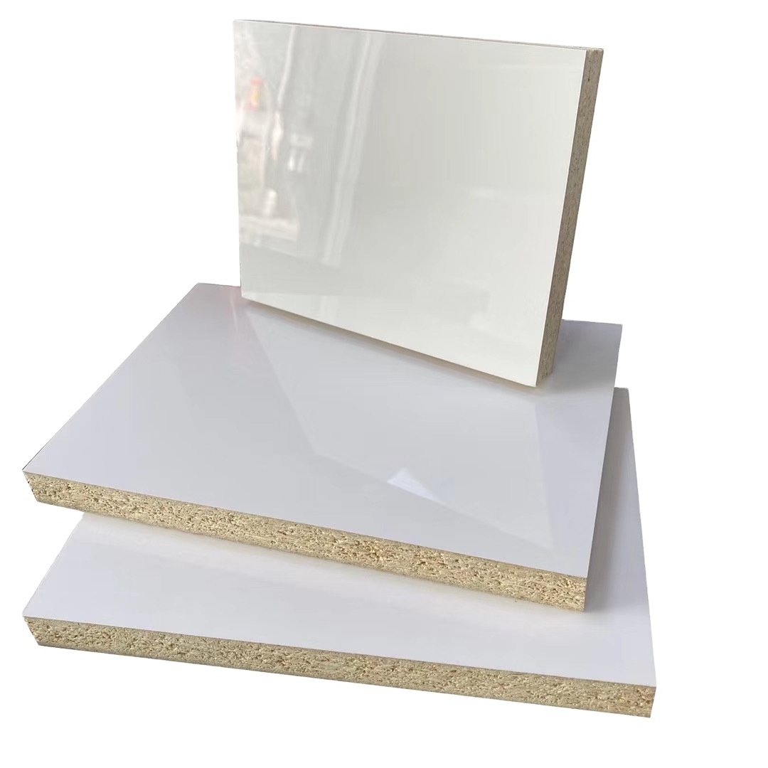 High Gloss UV Melamine MDF/Plywood/Particle Board 19 mm HMR Chipboard For Furniture Factory